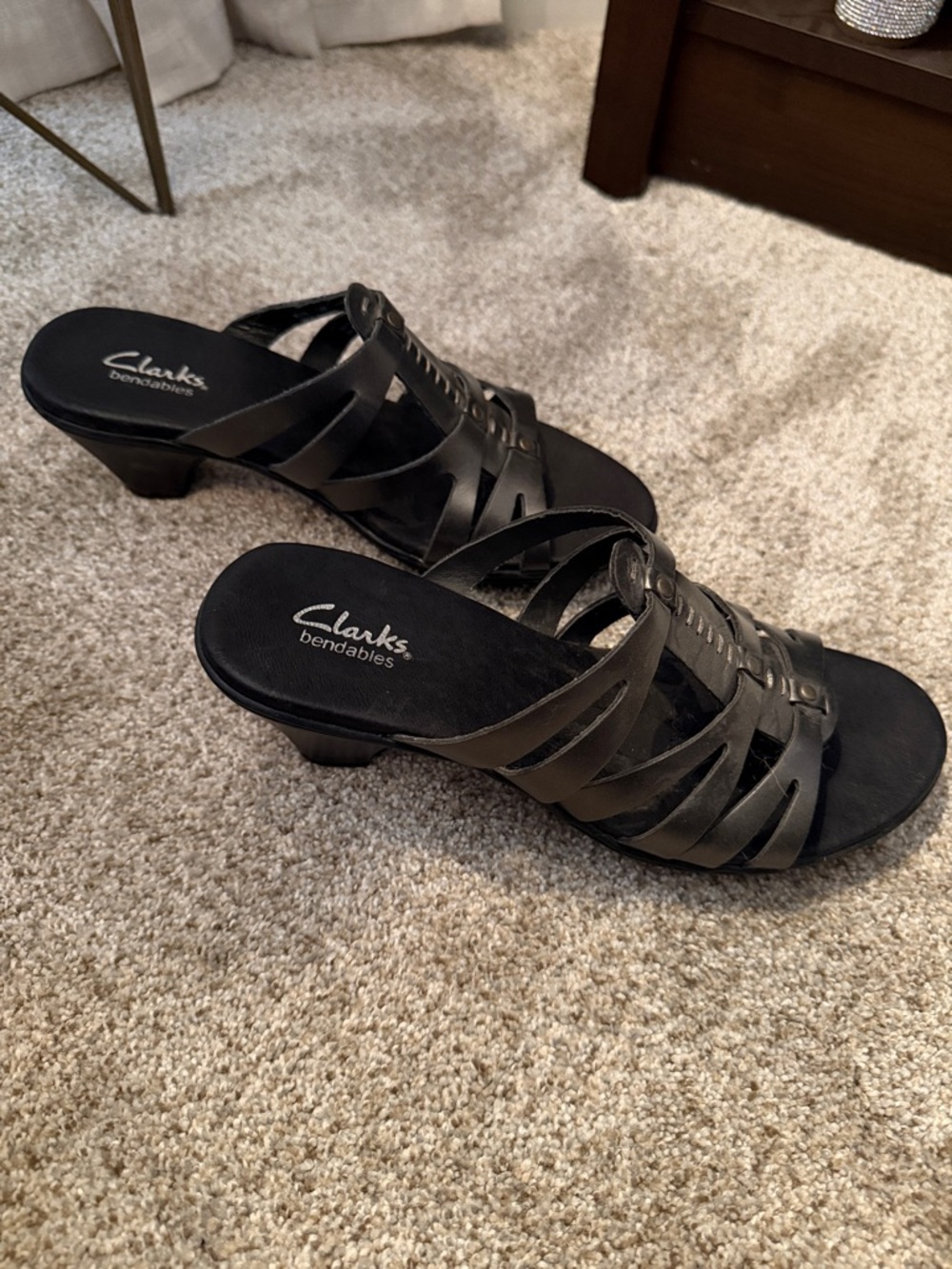 Clarks Bendables Black Strappy Mule Heels